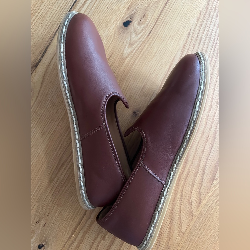 CHARIX ISTANBUL SLIP-ON FLATS, BORDEAUX, SIZE 7. - Picture 11 of 14